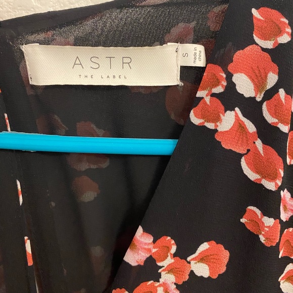 ASTR the Label shirred long sleeve mini dress - Picture 8 of 8